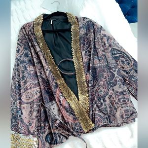 Free People velvet Kimono w/ metal beaded sleeves &collar. Size M. Tie front